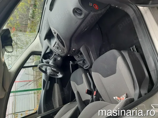 Ford Tourneo Courier #8