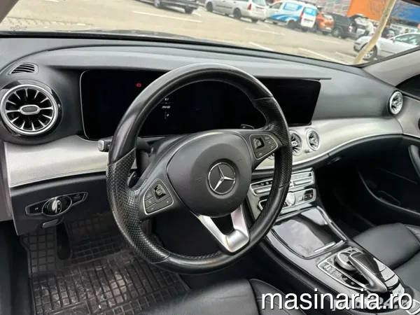 Mercedes-Benz 220 #6