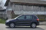 Volkswagen Tiguan - 2