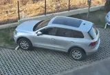 Volkswagen Touareg - 1