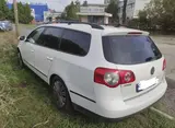 Volkswagen Passat - 2