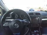 Volkswagen Golf - 8