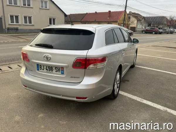 Toyota Avensis #5
