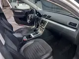 Volkswagen Passat - 10
