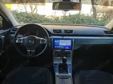 Volkswagen Passat - 4