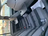 Volkswagen Touran - 4