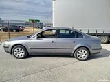 Volkswagen Passat - 2