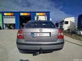 Volkswagen Passat - 4
