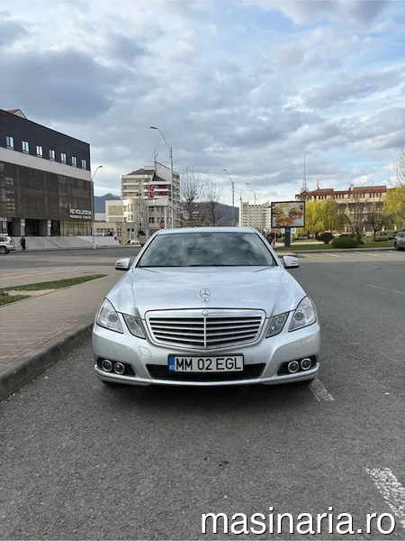 Mercedes-Benz 220 #1