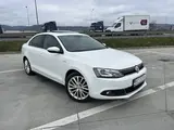 Volkswagen Jetta - 1