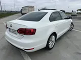 Volkswagen Jetta - 3