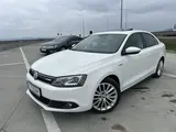 Volkswagen Jetta - 4