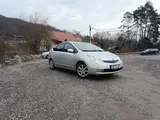 Toyota Prius - 4
