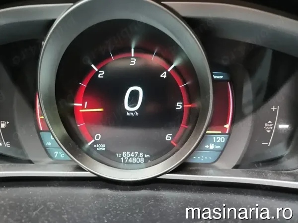 Volvo V40 #8