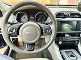 Jaguar XE - 6