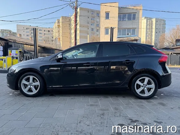 Volvo V40 #8