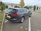 Volkswagen Passat - 8