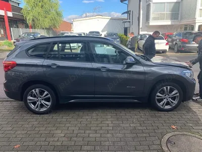 BMW iX1