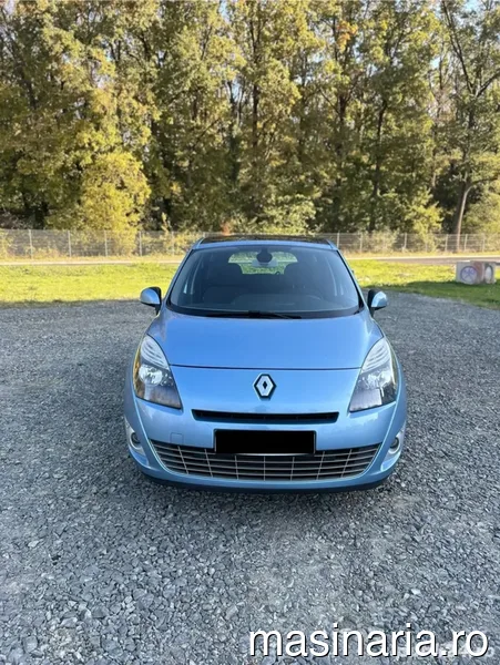 Renault Grand Scenic #8