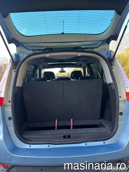 Renault Grand Scenic #9