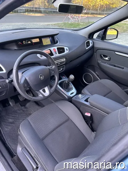 Renault Grand Scenic #10