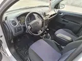 Ford Fusion - 4