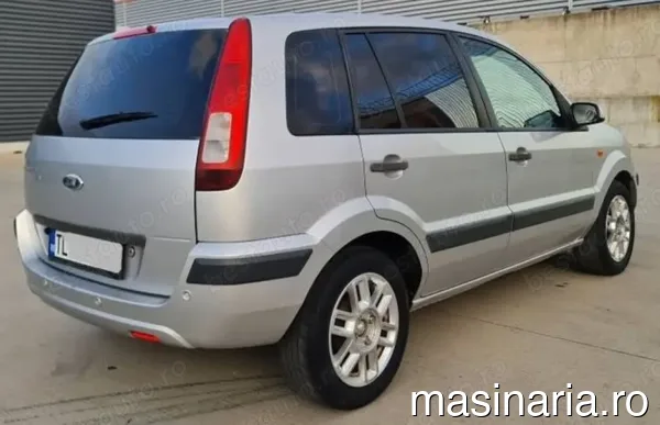 Ford Fusion #7