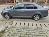 Volkswagen Jetta - 3