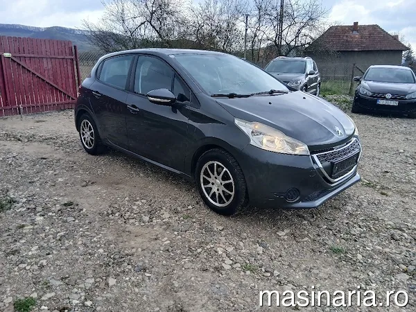 Peugeot 208 #2