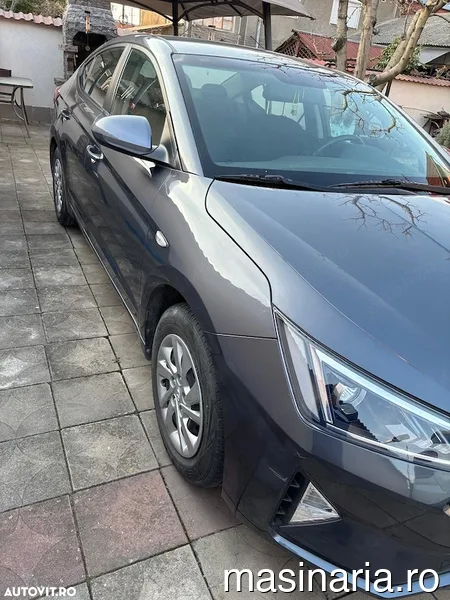 Hyundai Elantra #2