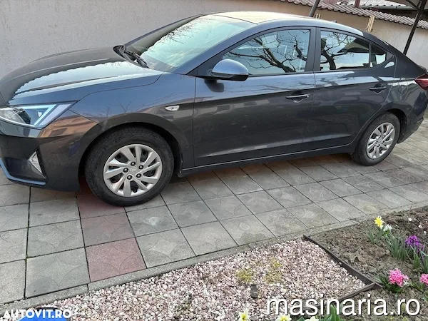 Hyundai Elantra #3