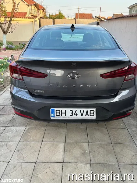 Hyundai Elantra #4