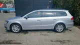 Volkswagen Passat - 4