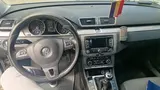 Volkswagen Passat - 12