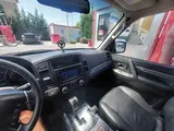 Mitsubishi Pajero - 2