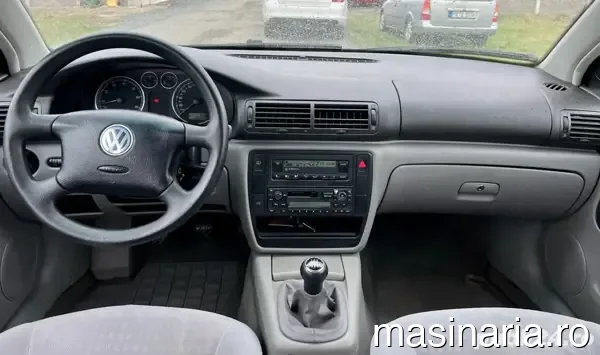 Volkswagen Passat #1