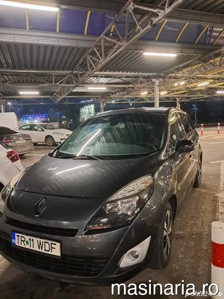 Renault Grand Scenic #1