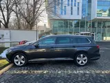 Volkswagen Passat - 4