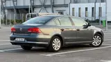 Volkswagen Passat - 4