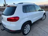 Volkswagen Tiguan - 2
