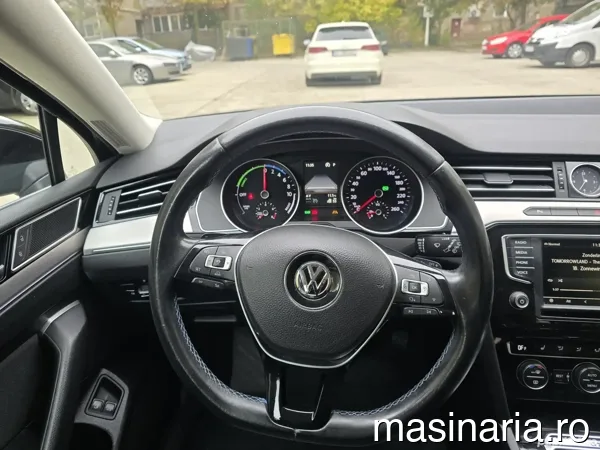 Volkswagen Passat #2