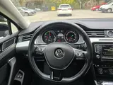 Volkswagen Passat - 2