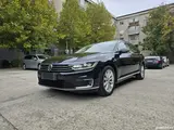 Volkswagen Passat - 8