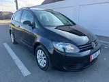Volkswagen Golf - 1