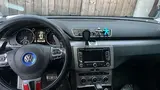 Volkswagen Passat - 1
