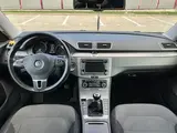 Volkswagen Passat - 8