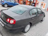 Volkswagen Passat - 2