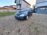 Volkswagen Jetta - 1