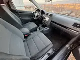 Volkswagen Jetta - 5
