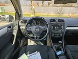 Volkswagen Golf - 11